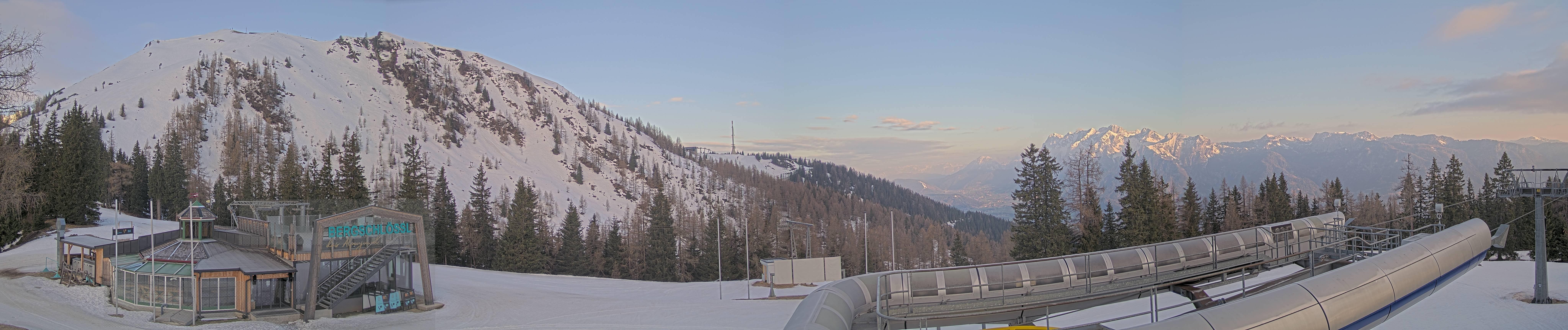 Archived image Webcam Top station Höfi Express II (1821 m)