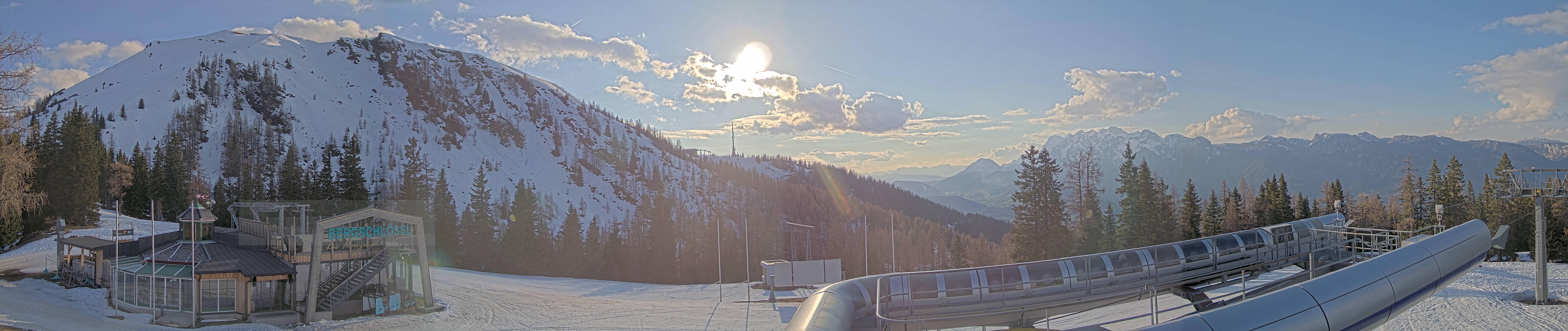 Archived image Webcam Top station Höfi Express II (1821 m)