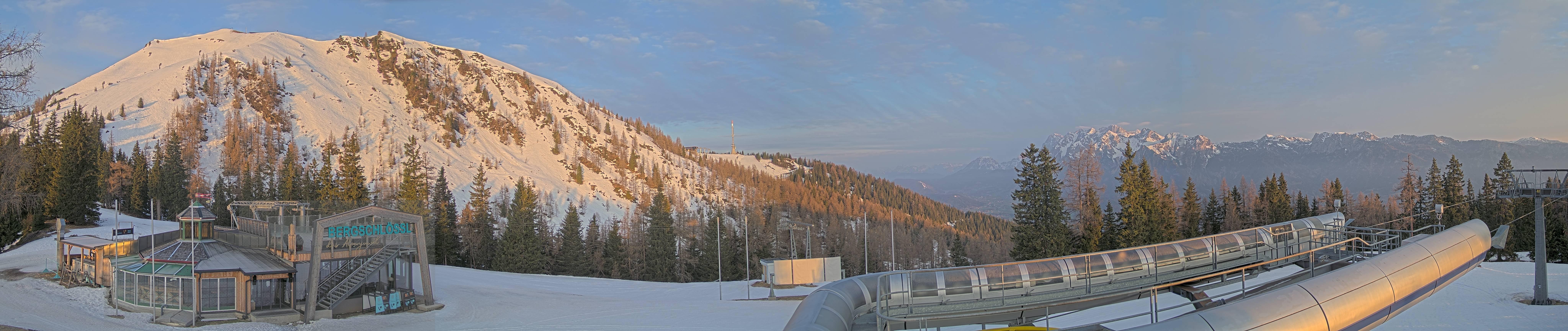 Archived image Webcam Top station Höfi Express II (1821 m)