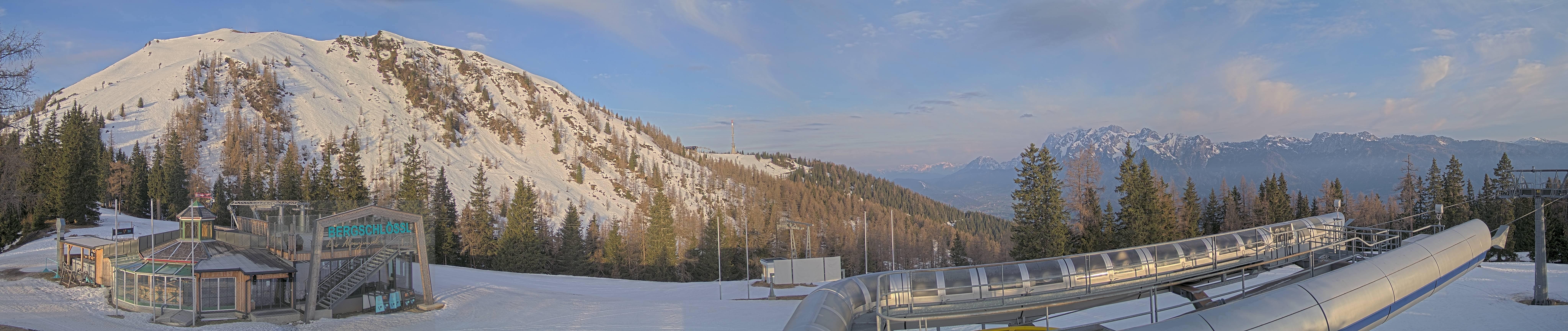 Archived image Webcam Top station Höfi Express II (1821 m)