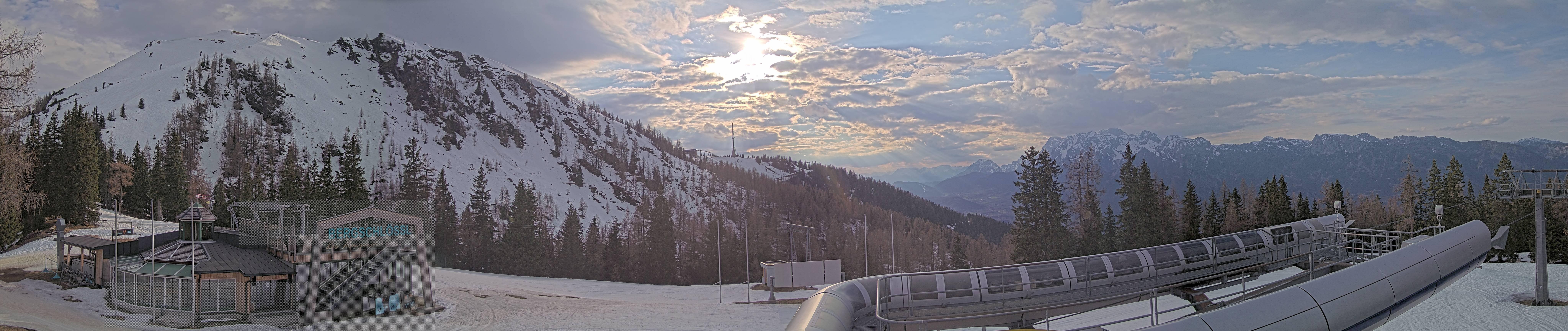 Archived image Webcam Top station Höfi Express II (1821 m)