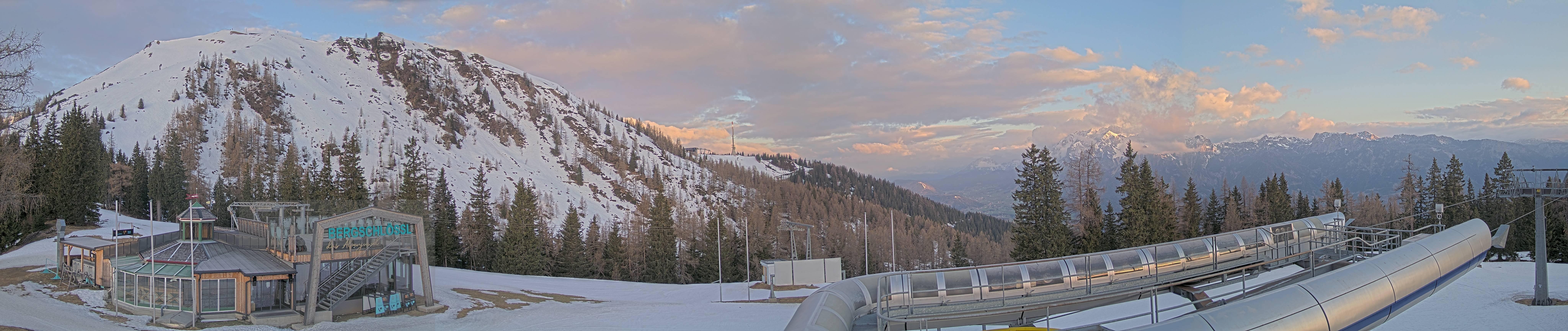 Archiv Foto Webcam Bergstation Höfi Express II (1821 m)