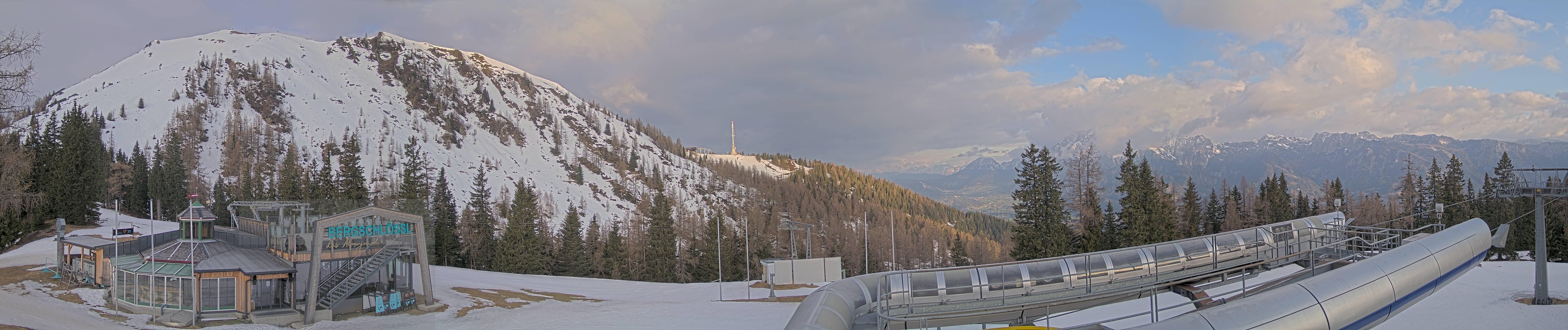 Archiv Foto Webcam Bergstation Höfi Express II (1821 m)