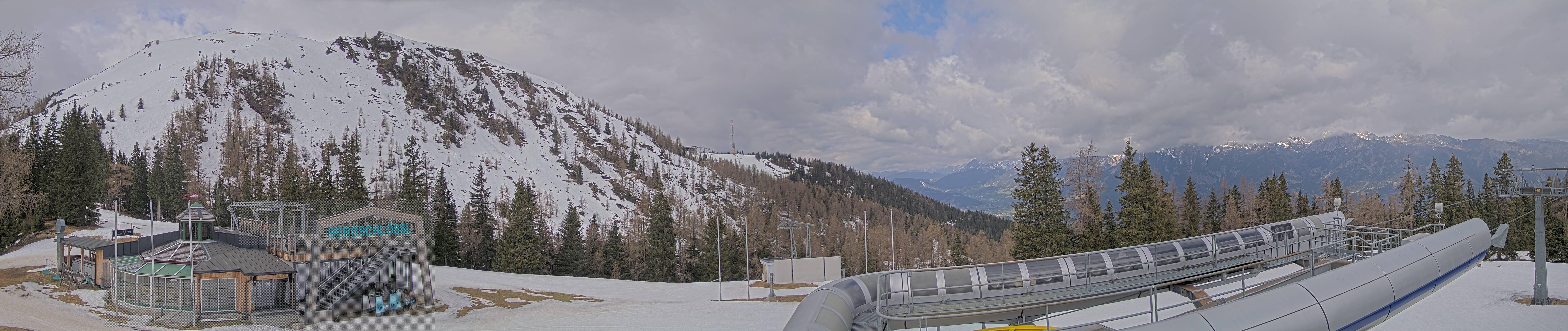 Archiv Foto Webcam Bergstation Höfi Express II (1821 m)