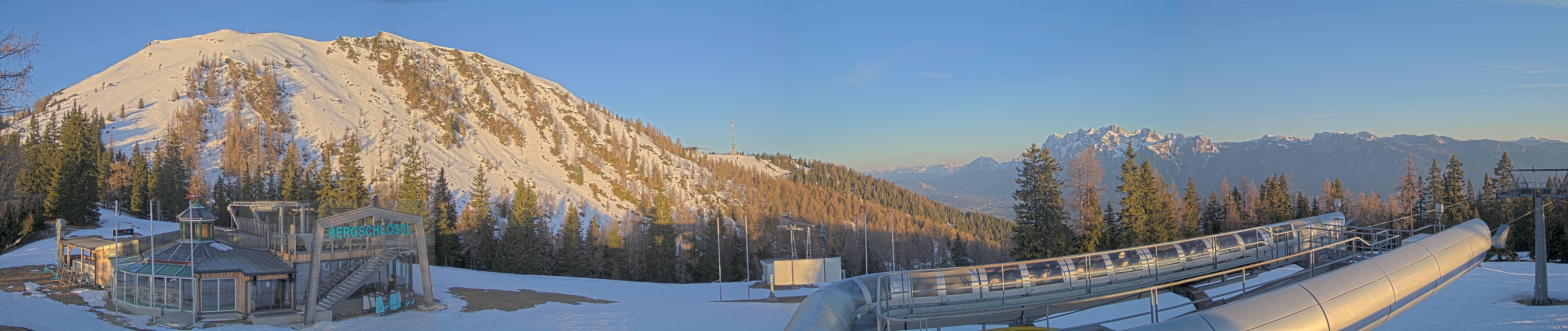 Archived image Webcam Top station Höfi Express II (1821 m)