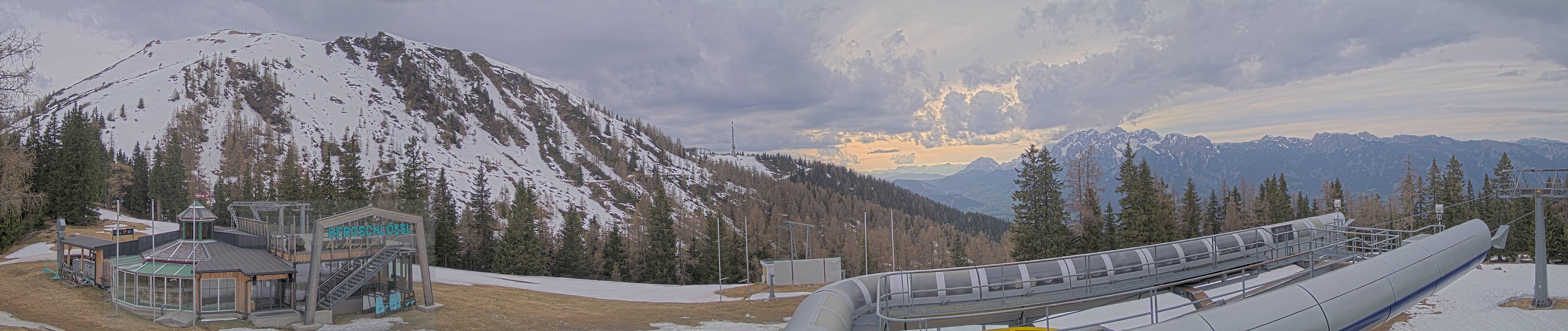 Archiv Foto Webcam Bergstation Höfi Express II (1821 m)