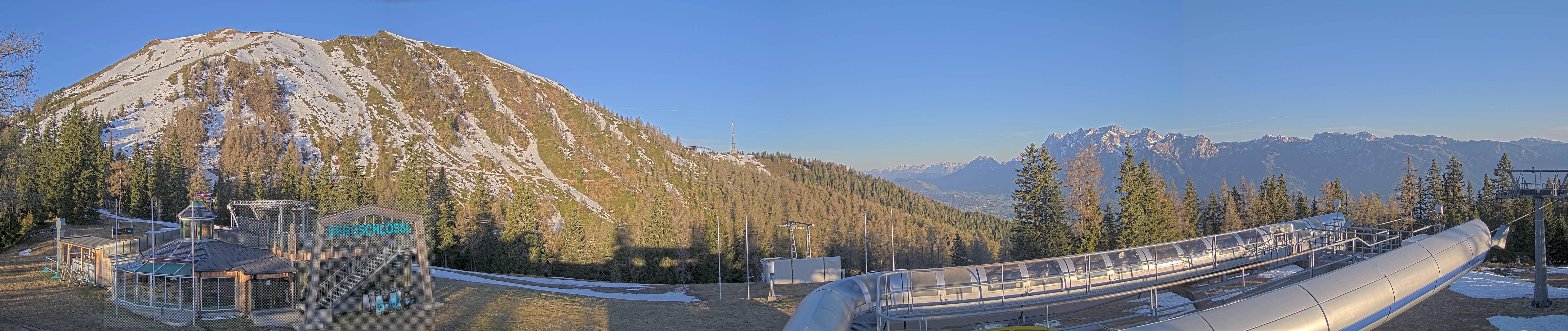 Archiv Foto Webcam Bergstation Höfi Express II (1821 m)