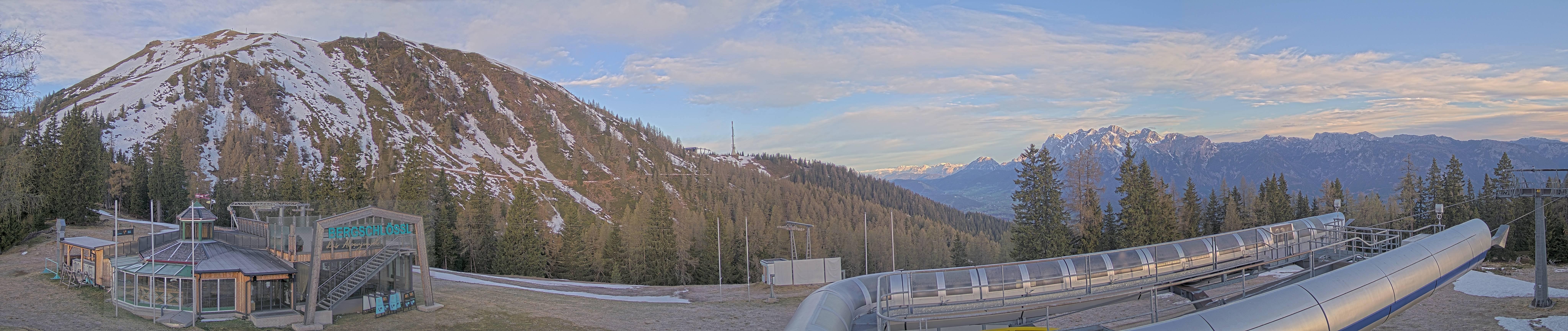Archived image Webcam Top station Höfi Express II (1821 m)
