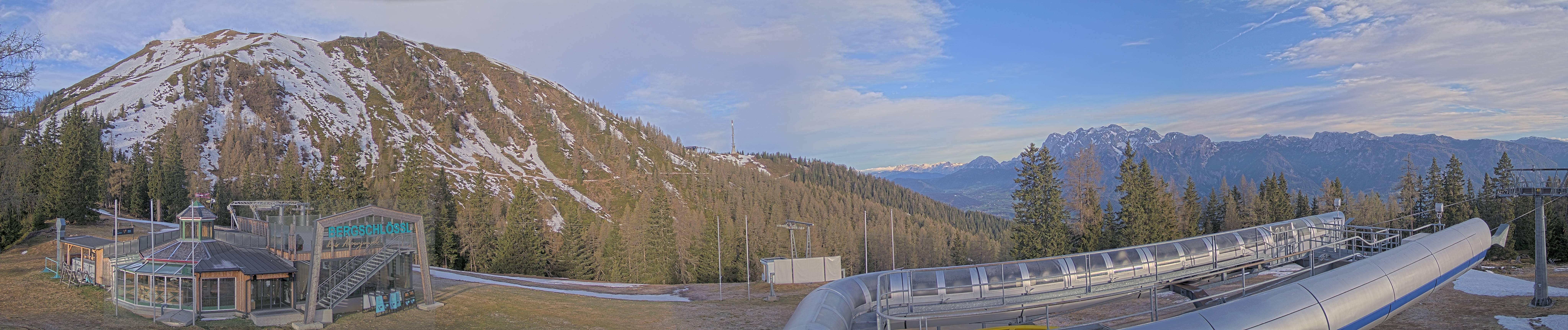 Archived image Webcam Top station Höfi Express II (1821 m)