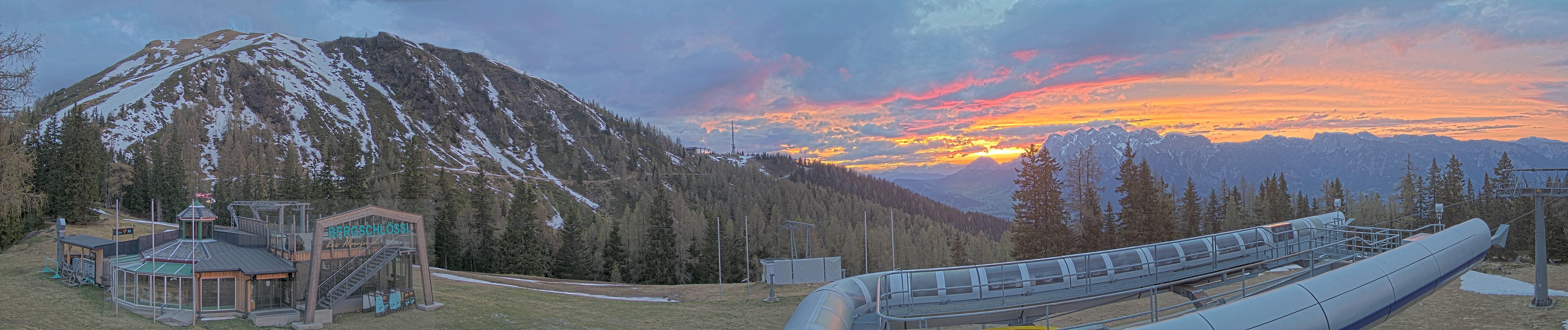 Archiv Foto Webcam Bergstation Höfi Express II (1821 m)