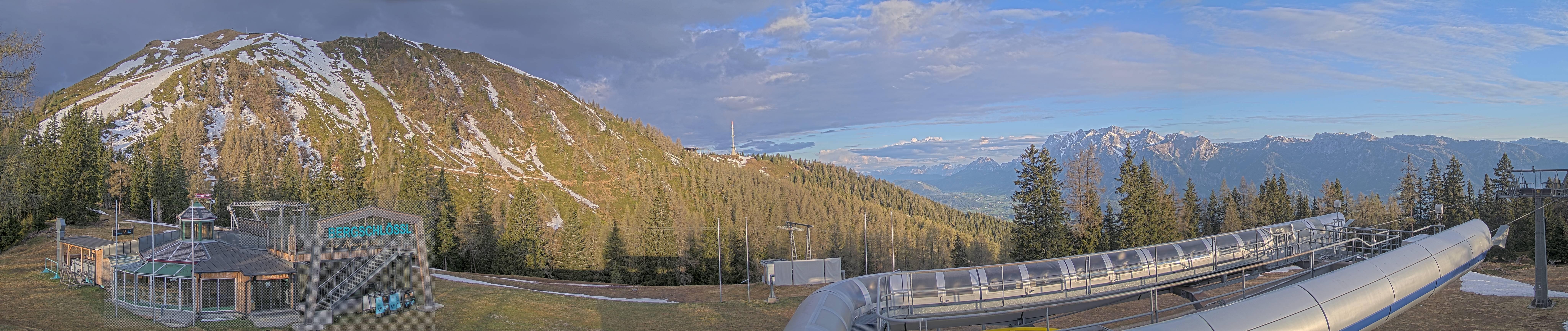 Archiv Foto Webcam Bergstation Höfi Express II (1821 m)