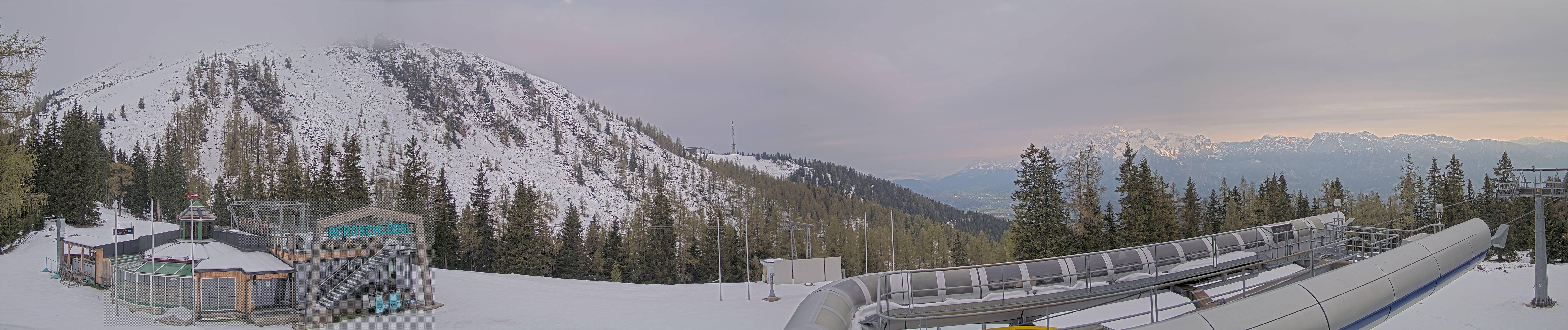 Archiv Foto Webcam Bergstation Höfi Express II (1821 m)