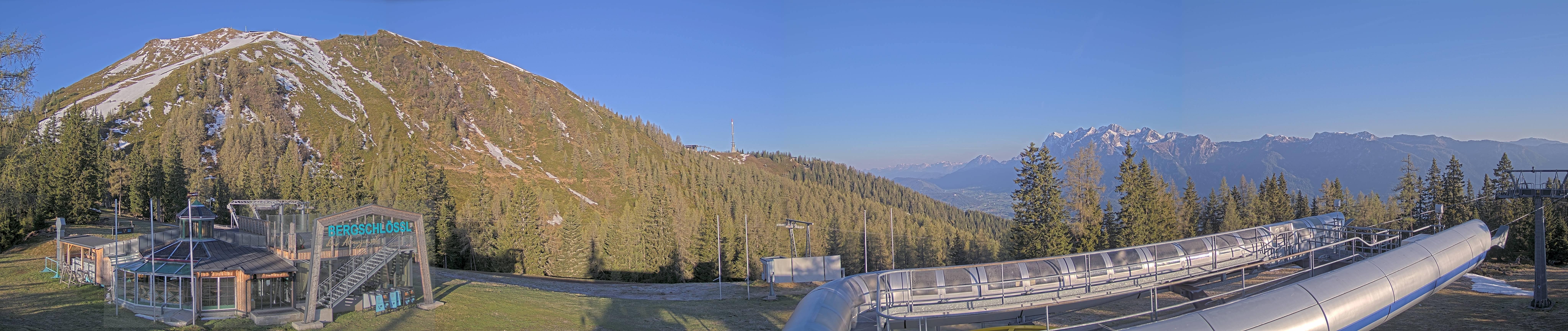 Archiv Foto Webcam Bergstation Höfi Express II (1821 m)