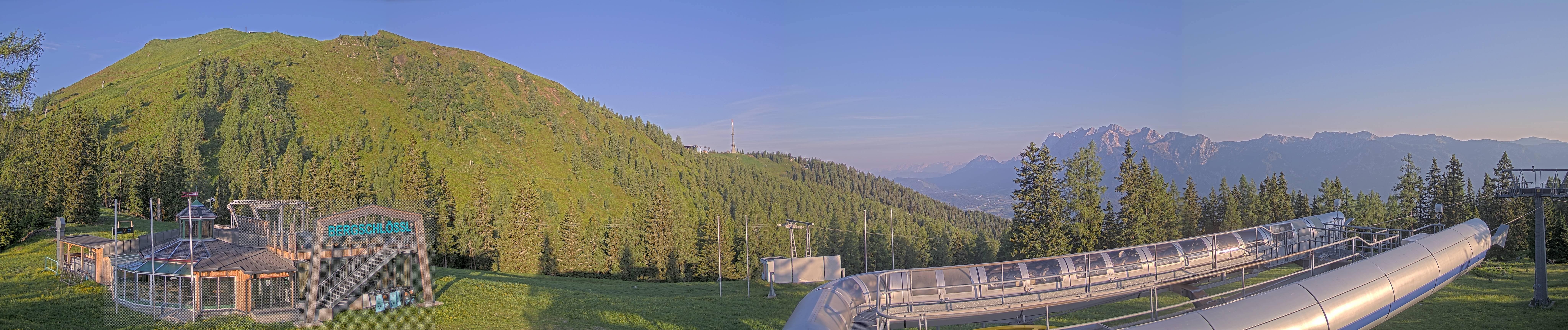 Archiv Foto Webcam Bergstation Höfi Express II (1821 m)