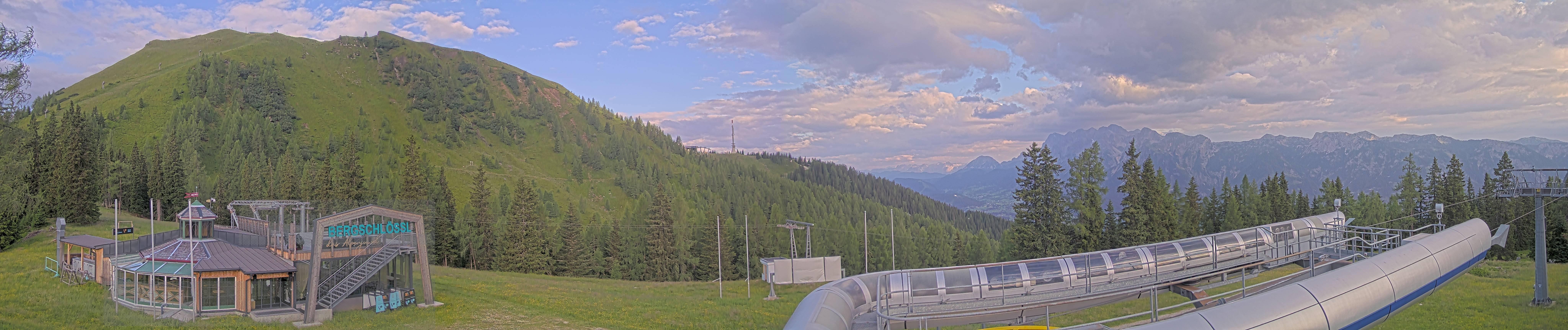 Archiv Foto Webcam Bergstation Höfi Express II (1821 m)