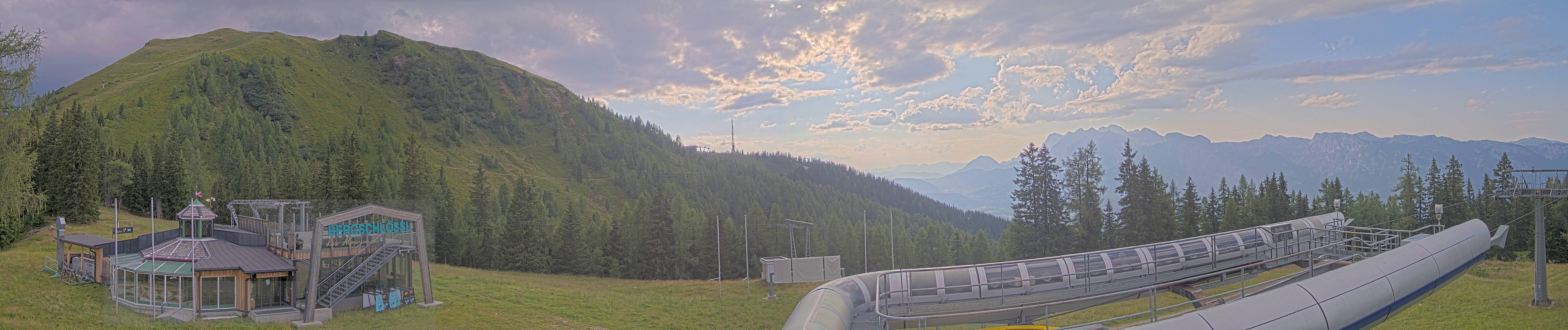 Archived image Webcam Top station Höfi Express II (1821 m)