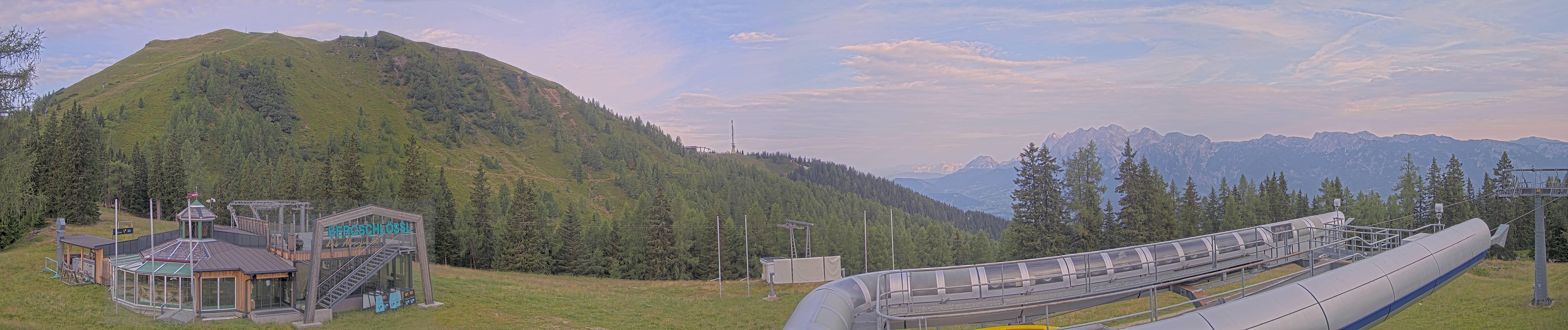 Archived image Webcam Top station Höfi Express II (1821 m)