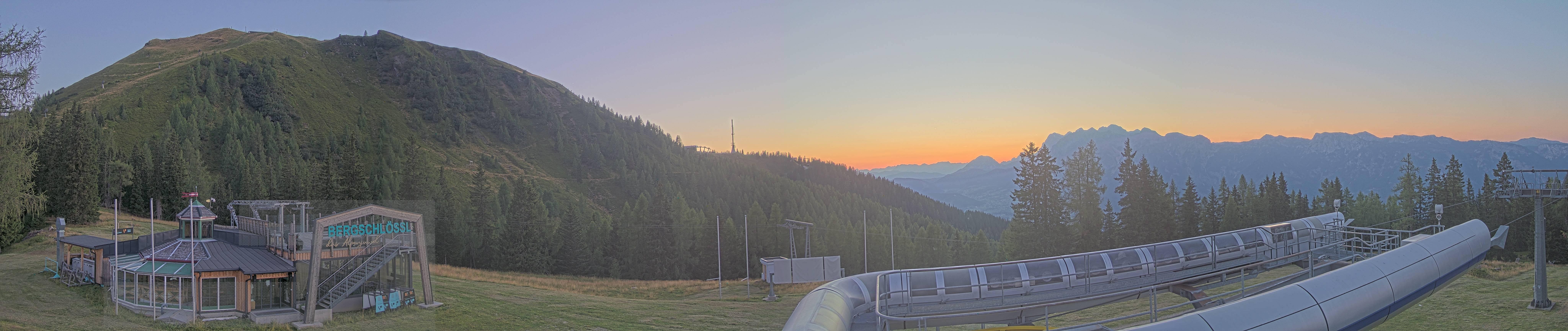 Archiv Foto Webcam Bergstation Höfi Express II (1821 m)