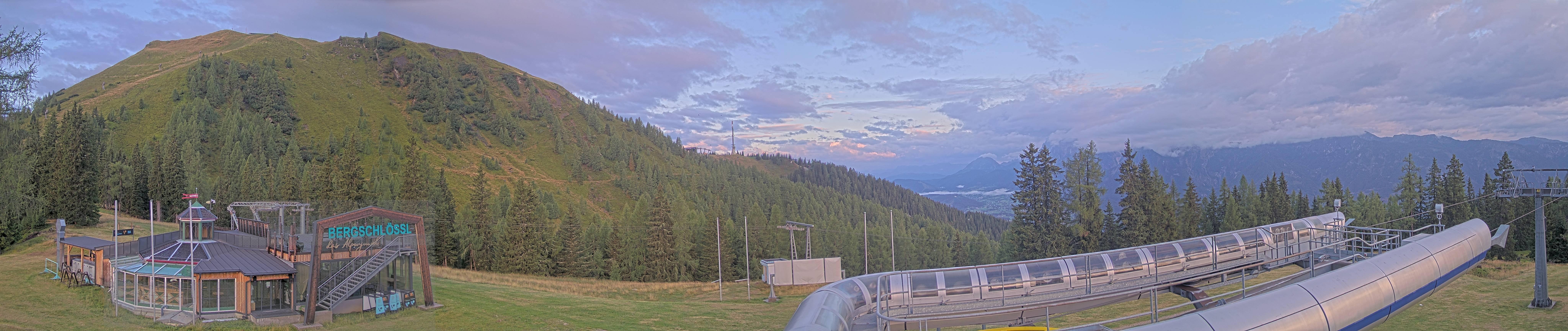 Archiv Foto Webcam Bergstation Höfi Express II (1821 m)