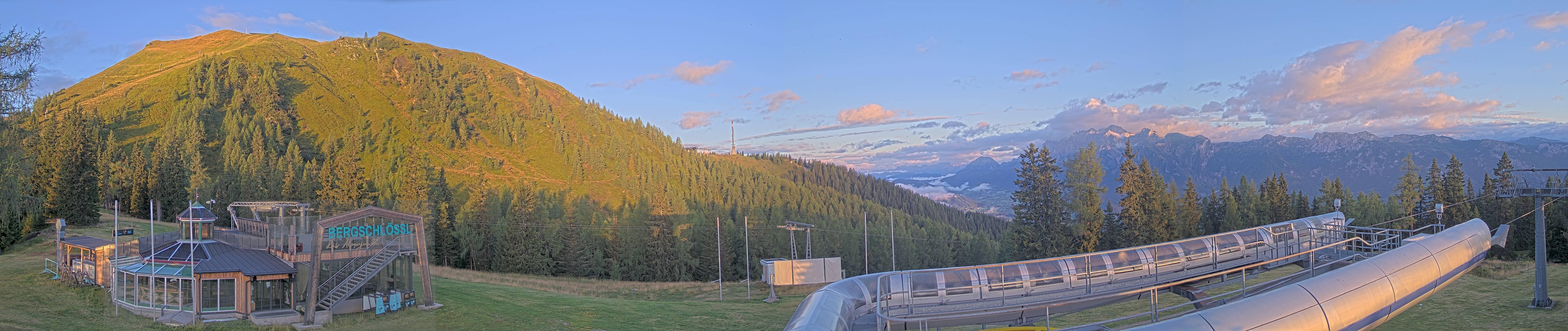 Archiv Foto Webcam Bergstation Höfi Express II (1821 m)