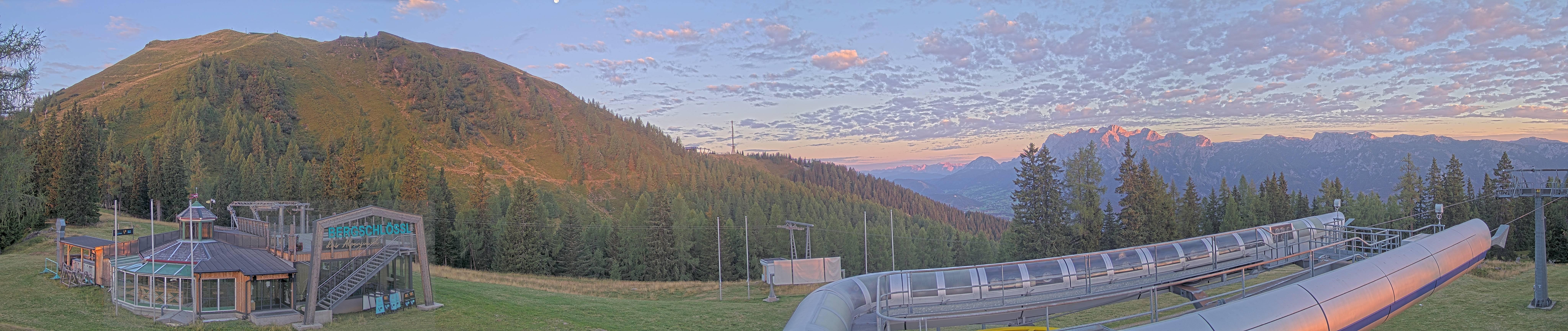 Archiv Foto Webcam Bergstation Höfi Express II (1821 m)