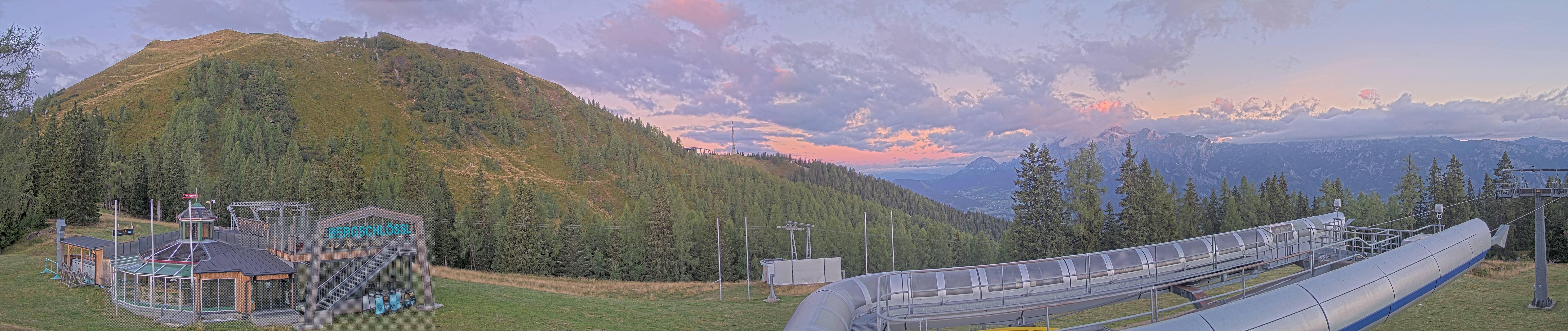 Archived image Webcam Top station Höfi Express II (1821 m)