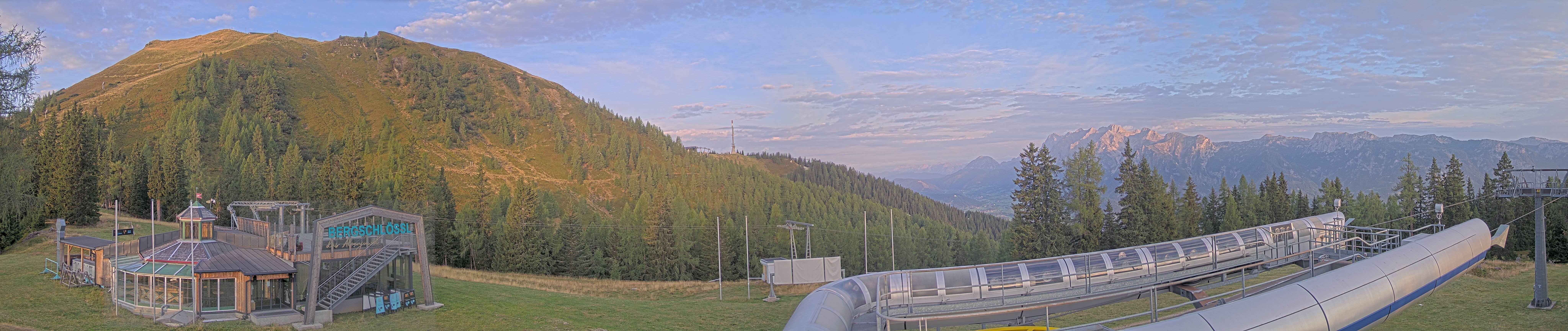Archived image Webcam Top station Höfi Express II (1821 m)