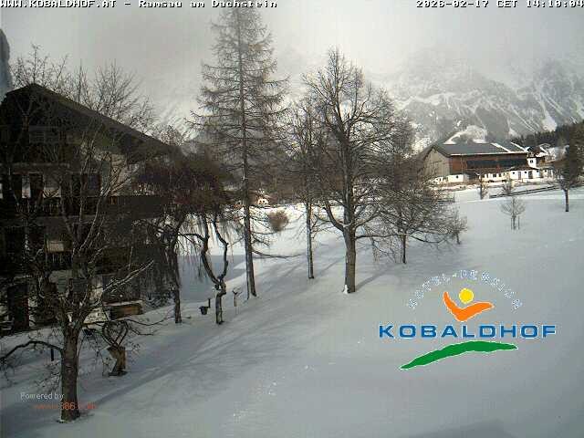 Archived image Webcam Ramsau am Dachstein: Golf course at the hotel Kobaldhof
