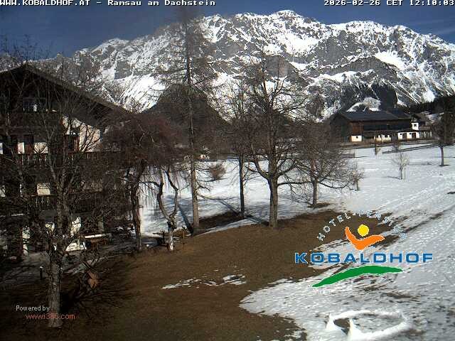 Archived image Webcam Ramsau am Dachstein: Golf course at the hotel Kobaldhof
