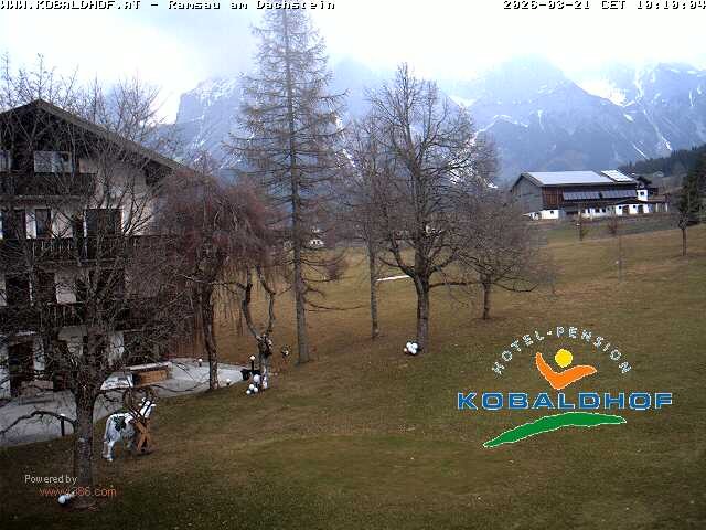 Archived image Webcam Ramsau am Dachstein: Golf course at the hotel Kobaldhof