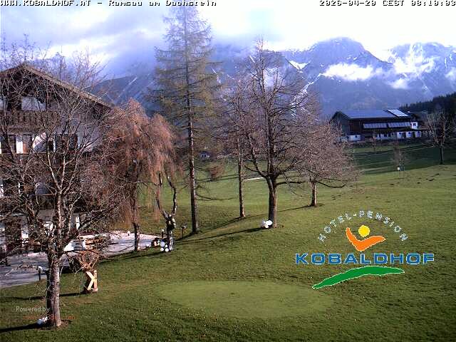 Archived image Webcam Ramsau am Dachstein: Golf course at the hotel Kobaldhof