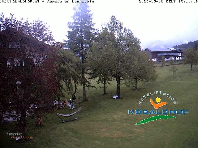 Archived image Webcam Ramsau am Dachstein: Golf course at the hotel Kobaldhof