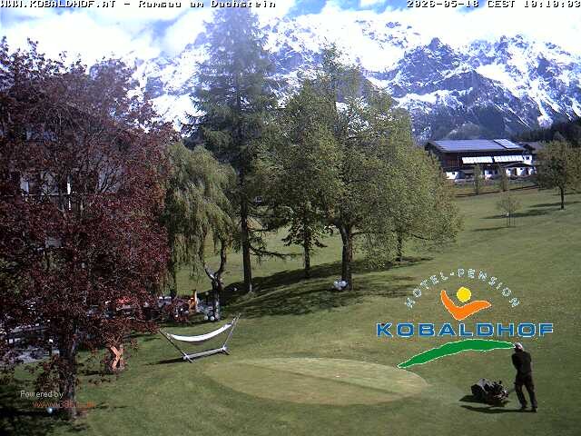 Archived image Webcam Ramsau am Dachstein: Golf course at the hotel Kobaldhof