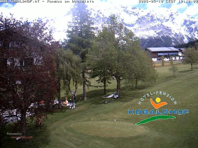 Archived image Webcam Ramsau am Dachstein: Golf course at the hotel Kobaldhof