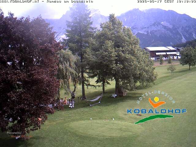 Archived image Webcam Ramsau am Dachstein: Golf course at the hotel Kobaldhof