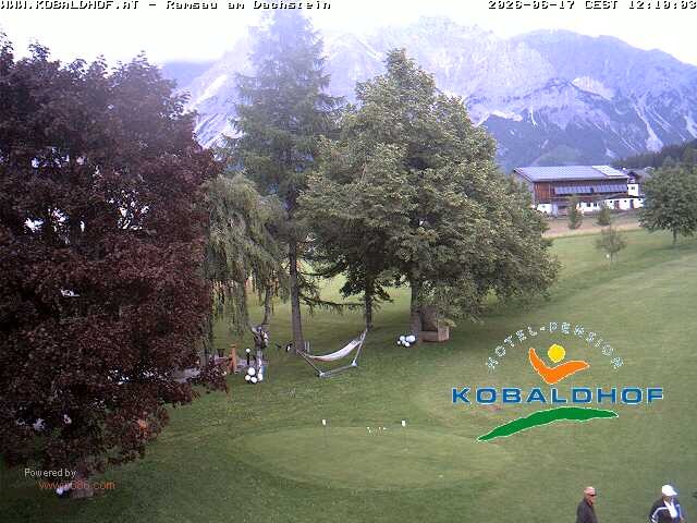 Archived image Webcam Ramsau am Dachstein: Golf course at the hotel Kobaldhof