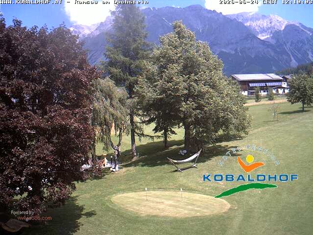 Archived image Webcam Ramsau am Dachstein: Golf course at the hotel Kobaldhof