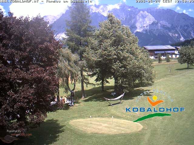Archived image Webcam Ramsau am Dachstein: Golf course at the hotel Kobaldhof