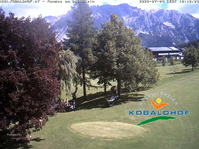 Archived image Webcam Ramsau am Dachstein: Golf course at the hotel Kobaldhof