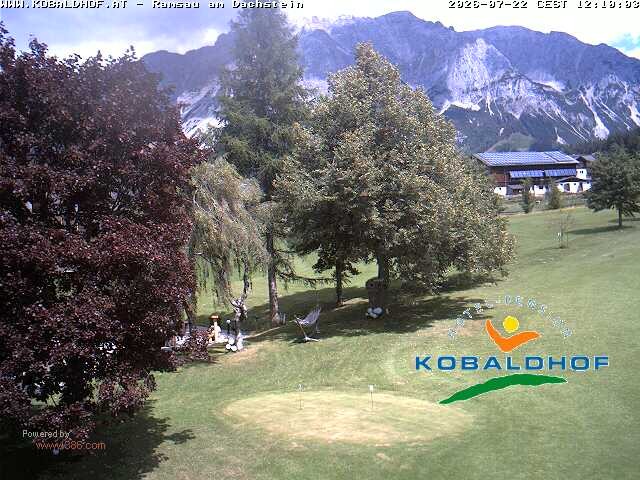 Archived image Webcam Ramsau am Dachstein: Golf course at the hotel Kobaldhof