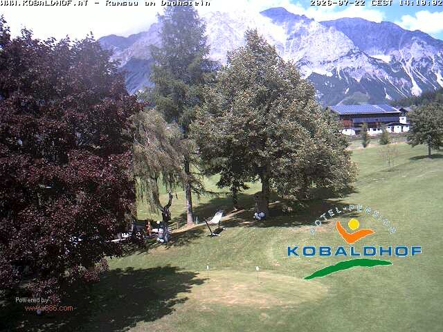 Archived image Webcam Ramsau am Dachstein: Golf course at the hotel Kobaldhof