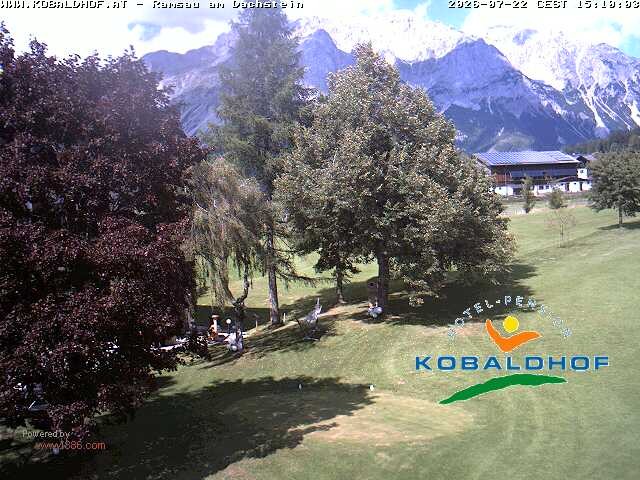 Archived image Webcam Ramsau am Dachstein: Golf course at the hotel Kobaldhof