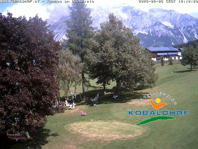Archived image Webcam Ramsau am Dachstein: Golf course at the hotel Kobaldhof