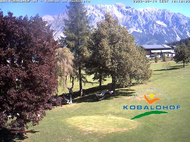 Archived image Webcam Ramsau am Dachstein: Golf course at the hotel Kobaldhof