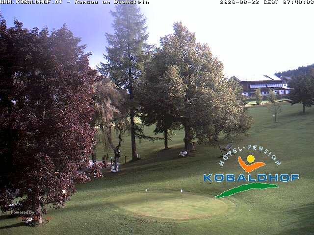 Archived image Webcam Ramsau am Dachstein: Golf course at the hotel Kobaldhof