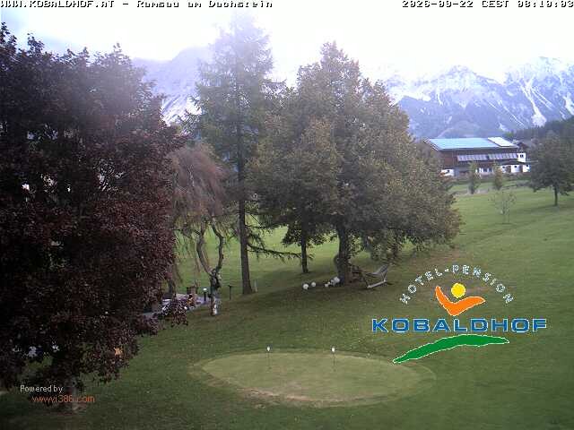 Archived image Webcam Ramsau am Dachstein: Golf course at the hotel Kobaldhof