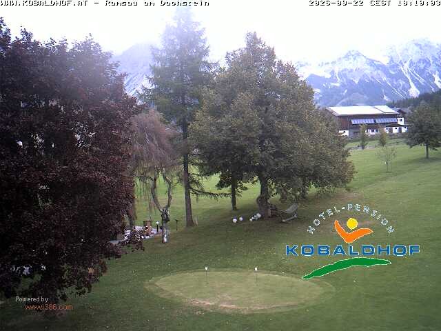 Archived image Webcam Ramsau am Dachstein: Golf course at the hotel Kobaldhof