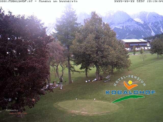 Archived image Webcam Ramsau am Dachstein: Golf course at the hotel Kobaldhof