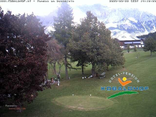 Archived image Webcam Ramsau am Dachstein: Golf course at the hotel Kobaldhof