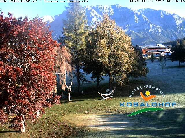 Archived image Webcam Ramsau am Dachstein: Golf course at the hotel Kobaldhof
